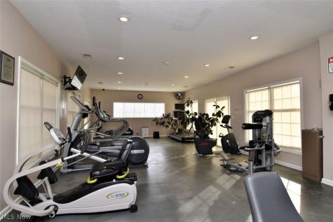 2108 Glouchester Drive Lyndhurst OH 44124