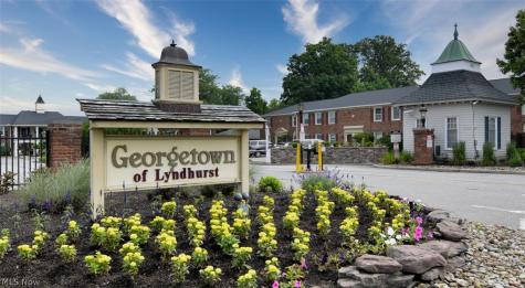 2108 Glouchester Drive Lyndhurst OH 44124