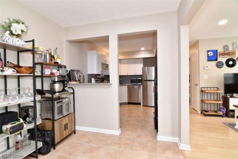 2108 Glouchester Drive Lyndhurst OH 44124