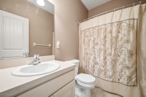 2452 Barrington Way Wooster OH 44691