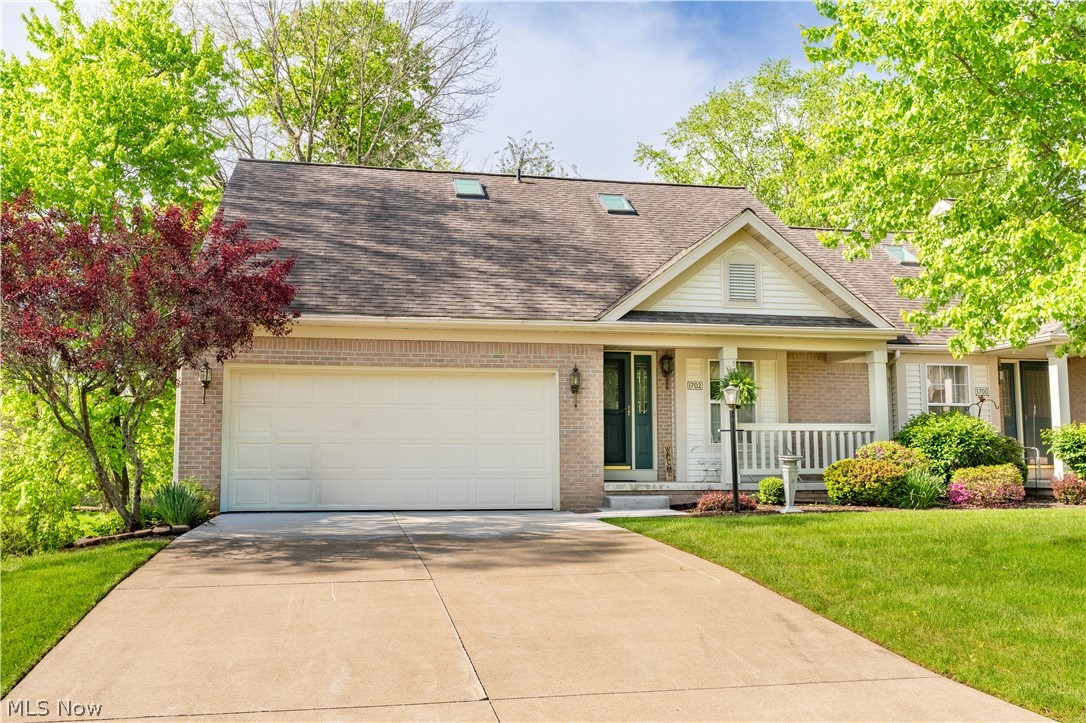 1702 Southpointe Circle NE Canton OH 44714