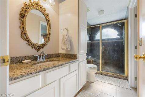 1702 Southpointe Circle NE Canton OH 44714