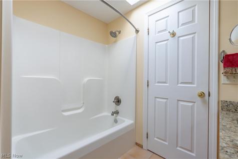 1702 Southpointe Circle NE Canton OH 44714
