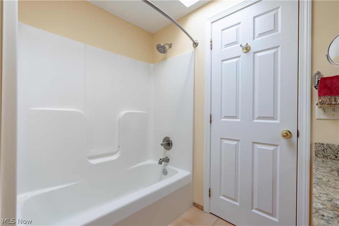 1702 Southpointe Circle NE Canton OH 44714