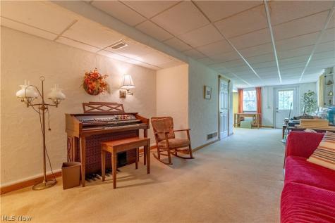 1702 Southpointe Circle NE Canton OH 44714