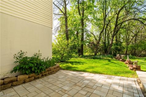1702 Southpointe Circle NE Canton OH 44714