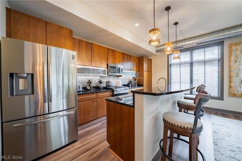 1403 Copper Trace Cleveland Heights OH 44118