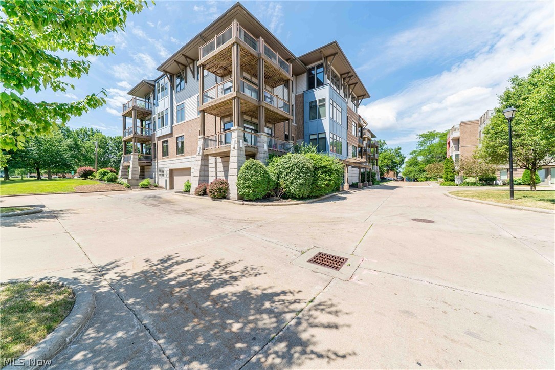 1403 Copper Trace Cleveland Heights OH 44118