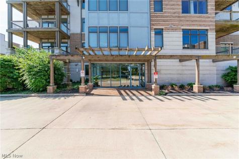 1403 Copper Trace Cleveland Heights OH 44118