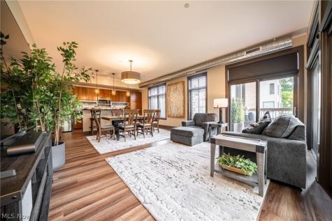 1403 Copper Trace Cleveland Heights OH 44118