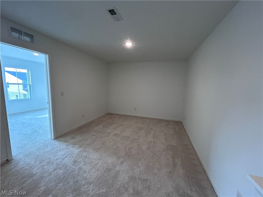5081 Shepherds Glen Willoughby OH 44094