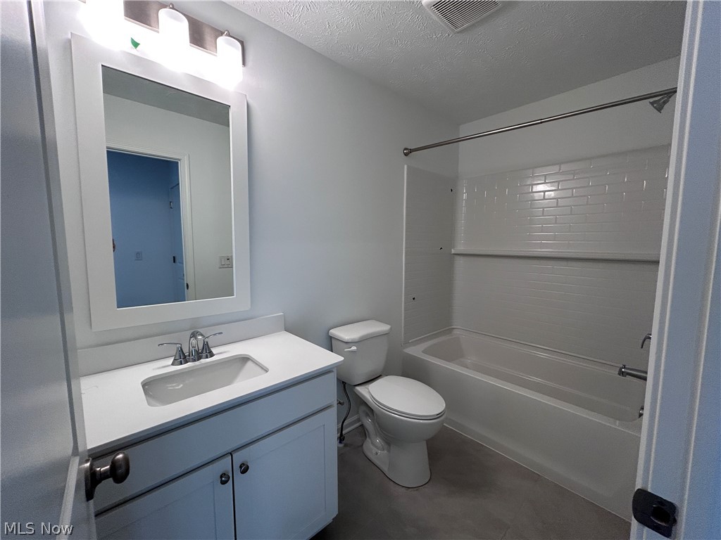 5081 Shepherds Glen Willoughby OH 44094