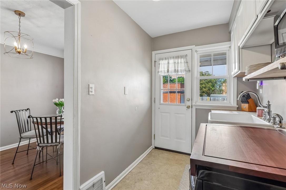 2664 Wooster Road Rocky River OH 44116