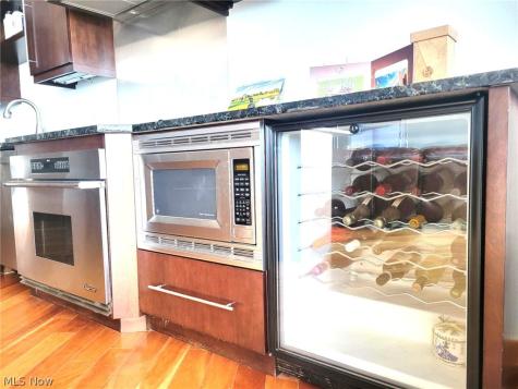 701 W Lakeside Avenue Cleveland OH 44113