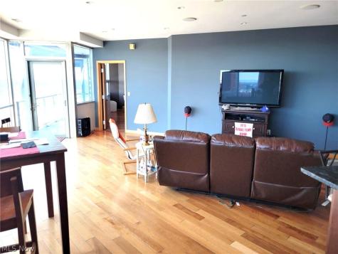 701 W Lakeside Avenue Cleveland OH 44113