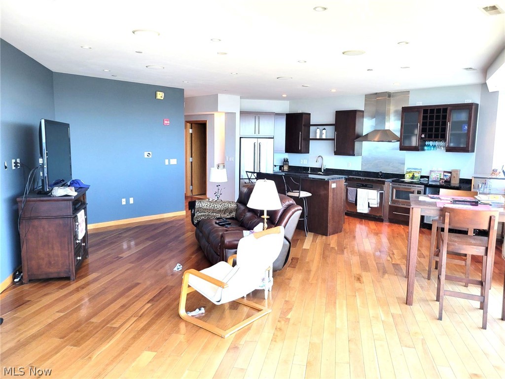 701 W Lakeside Avenue Cleveland OH 44113