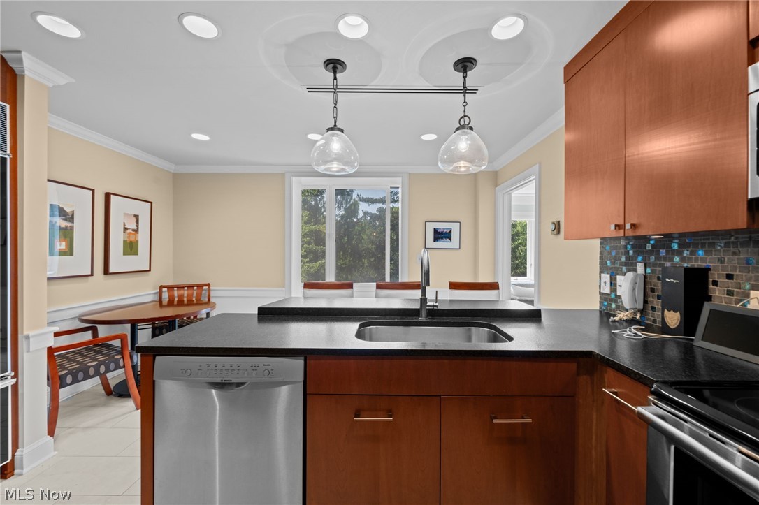 5150 Three Village Drive Lyndhurst OH 44124