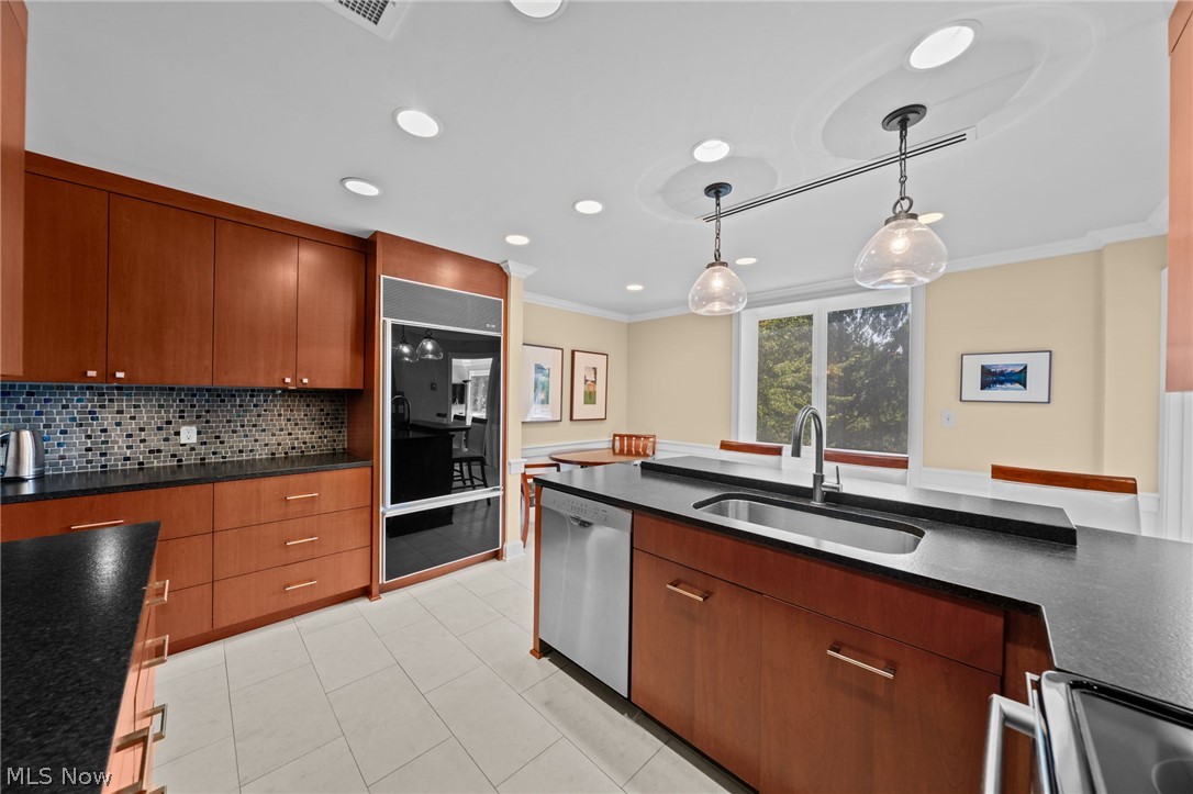5150 Three Village Drive Lyndhurst OH 44124