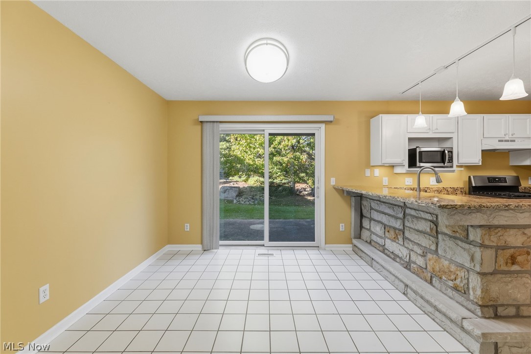 75 Dover Place Lane Northfield Center OH 44067