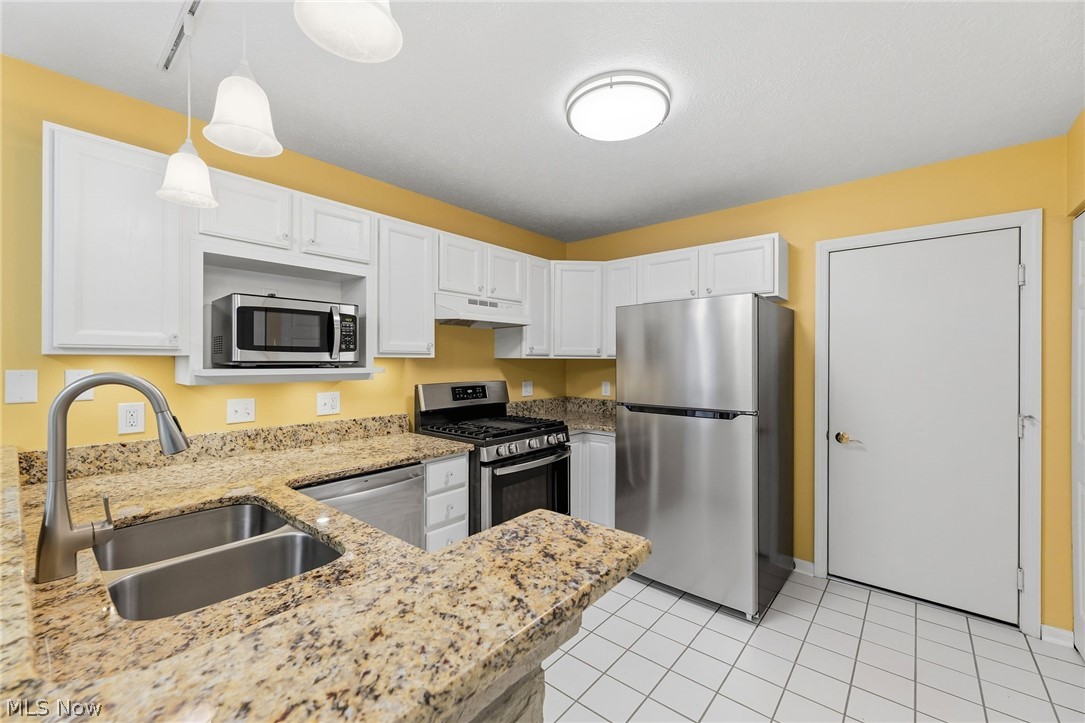 75 Dover Place Lane Northfield Center OH 44067