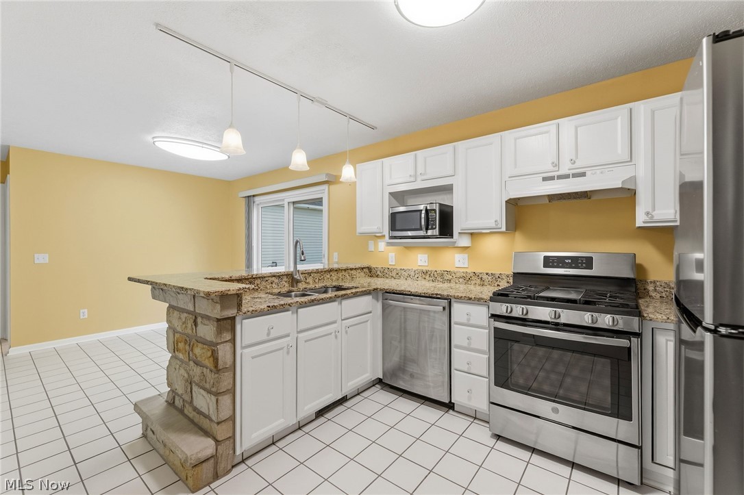 75 Dover Place Lane Northfield Center OH 44067