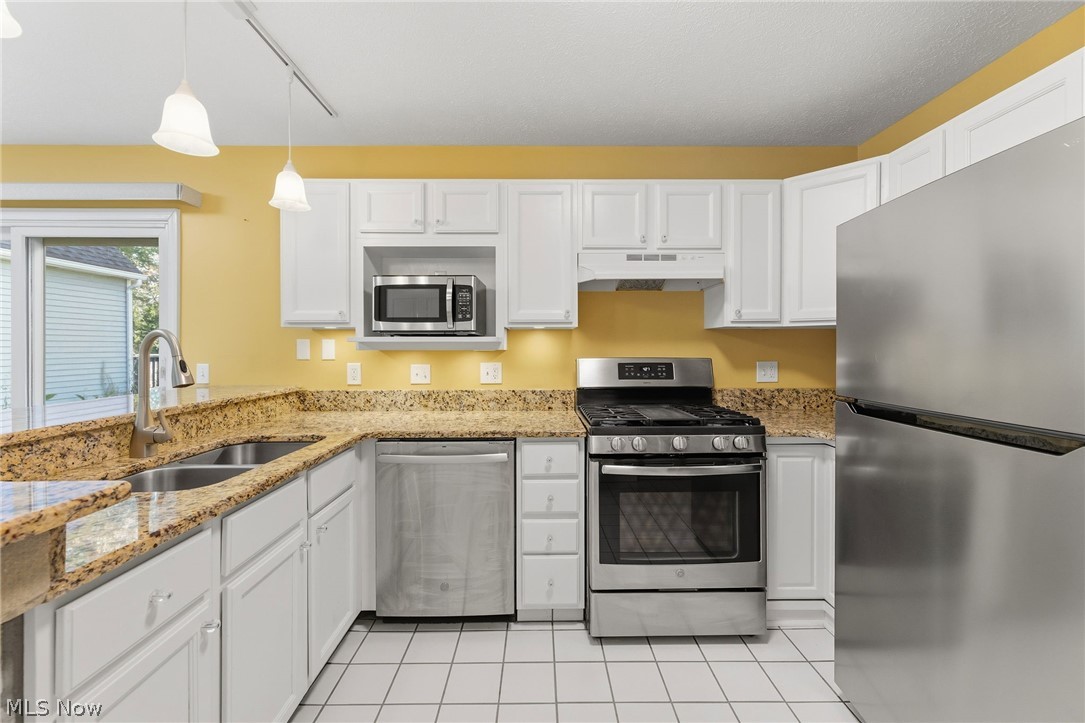 75 Dover Place Lane Northfield Center OH 44067