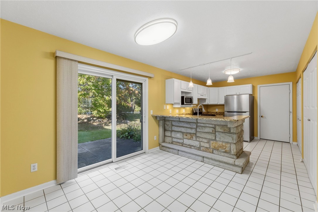 75 Dover Place Lane Northfield Center OH 44067