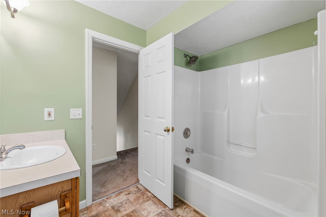 75 Dover Place Lane Northfield Center OH 44067