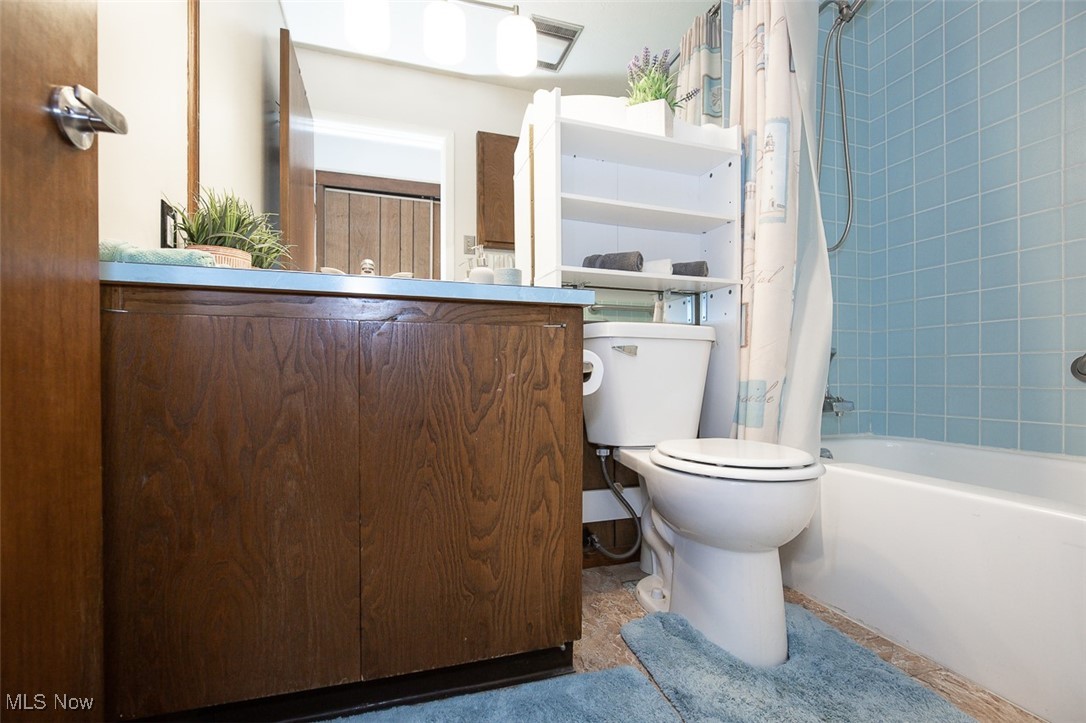 4863 White Pine Way North Ridgeville OH 44039