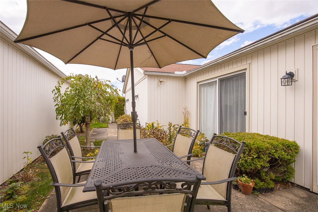 4863 White Pine Way North Ridgeville OH 44039