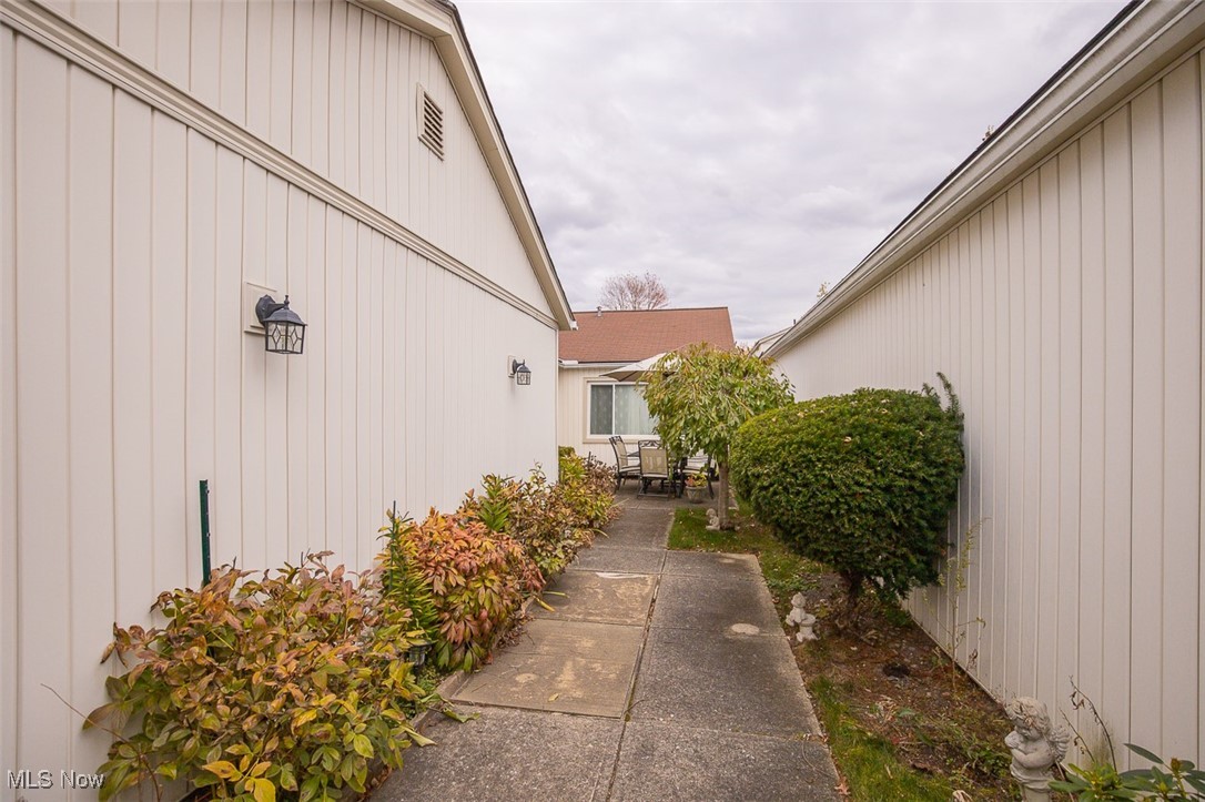 4863 White Pine Way North Ridgeville OH 44039