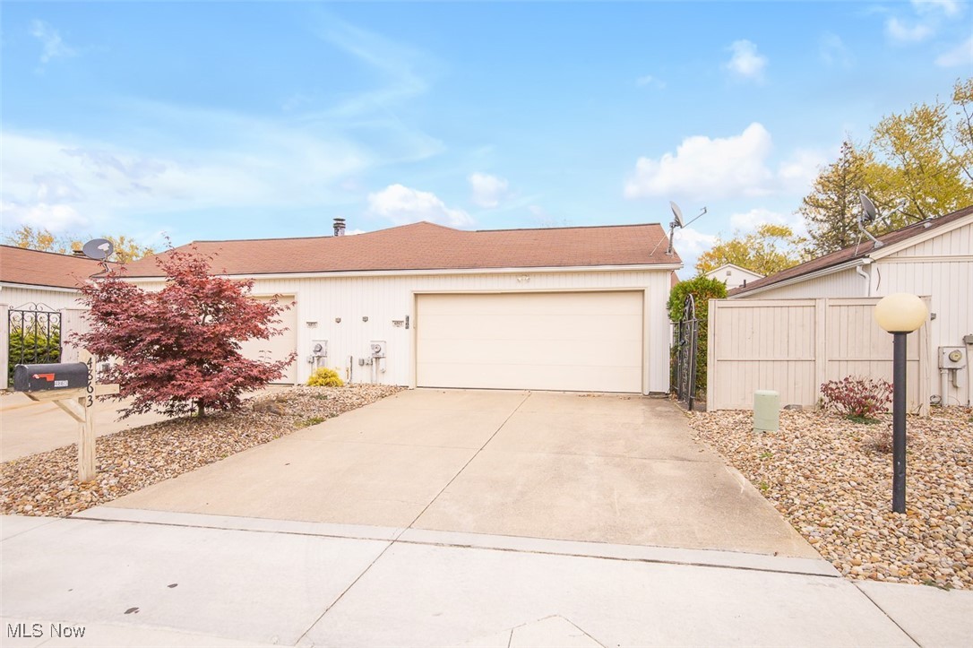 4863 White Pine Way North Ridgeville OH 44039