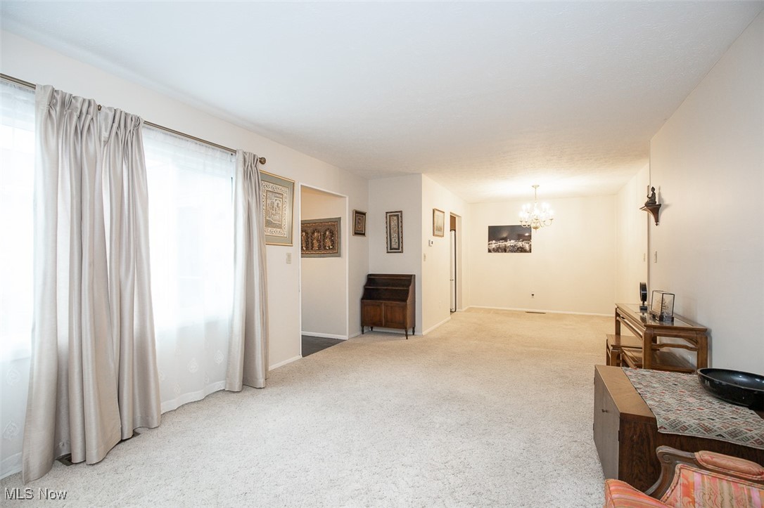 4863 White Pine Way North Ridgeville OH 44039