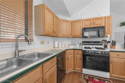 192 Vista Court North Olmsted OH 44070