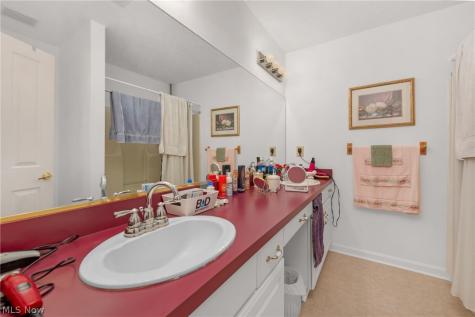 192 Vista Court North Olmsted OH 44070