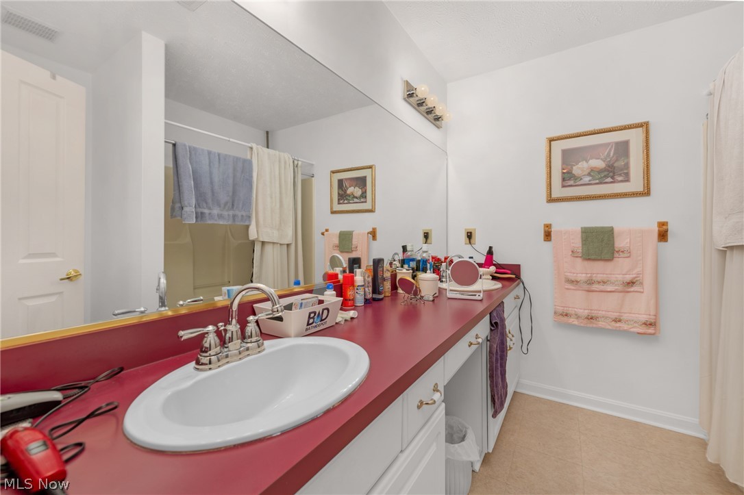 192 Vista Court North Olmsted OH 44070