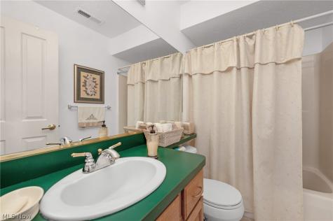 192 Vista Court North Olmsted OH 44070