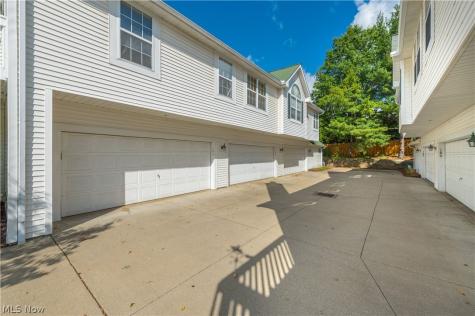 192 Vista Court North Olmsted OH 44070