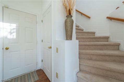 192 Vista Court North Olmsted OH 44070