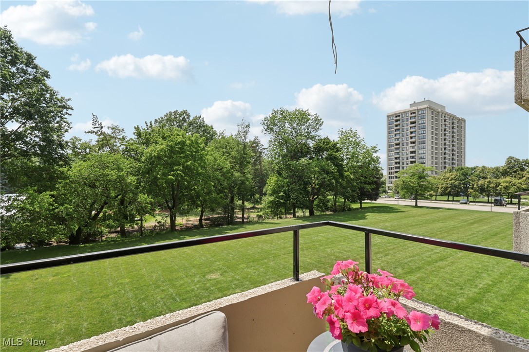 1 Bratenahl Place Bratenahl OH 44108