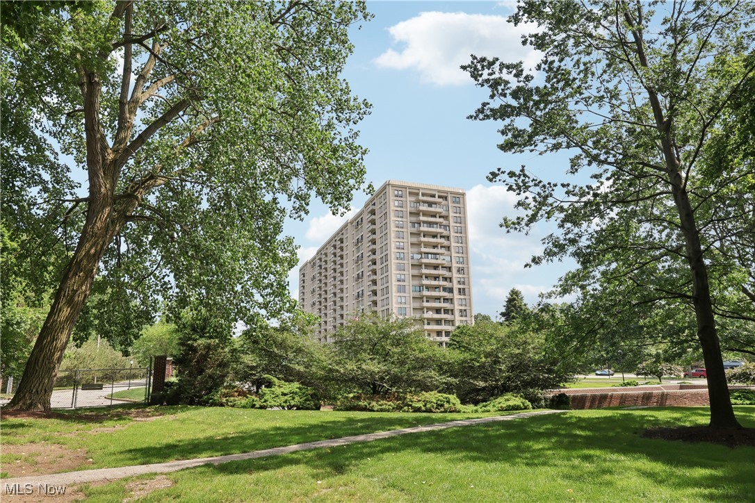 1 Bratenahl Place Bratenahl OH 44108
