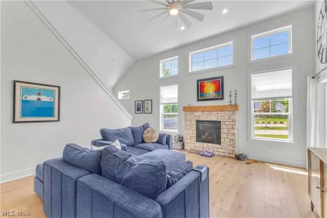 2126 Heritage Lane Westlake OH 44145