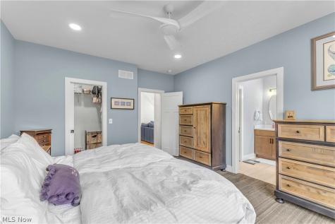 2126 Heritage Lane Westlake OH 44145