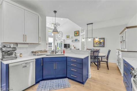 2126 Heritage Lane Westlake OH 44145