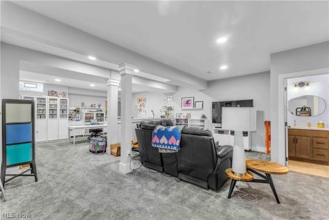 2126 Heritage Lane Westlake OH 44145