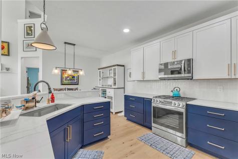 2126 Heritage Lane Westlake OH 44145