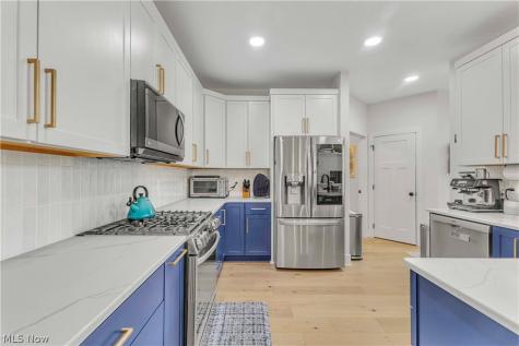2126 Heritage Lane Westlake OH 44145