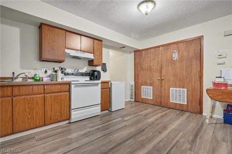 1563 Whitehall Boulevard Kent OH 44240