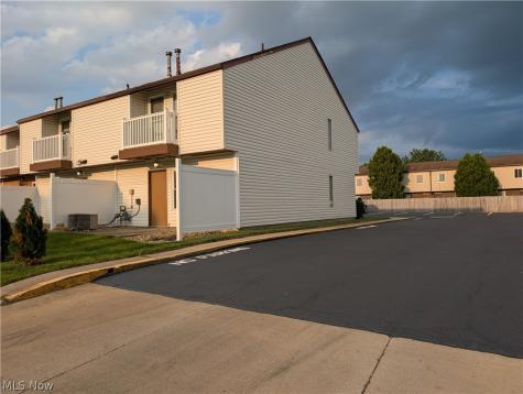 1563 Whitehall Boulevard Kent OH 44240