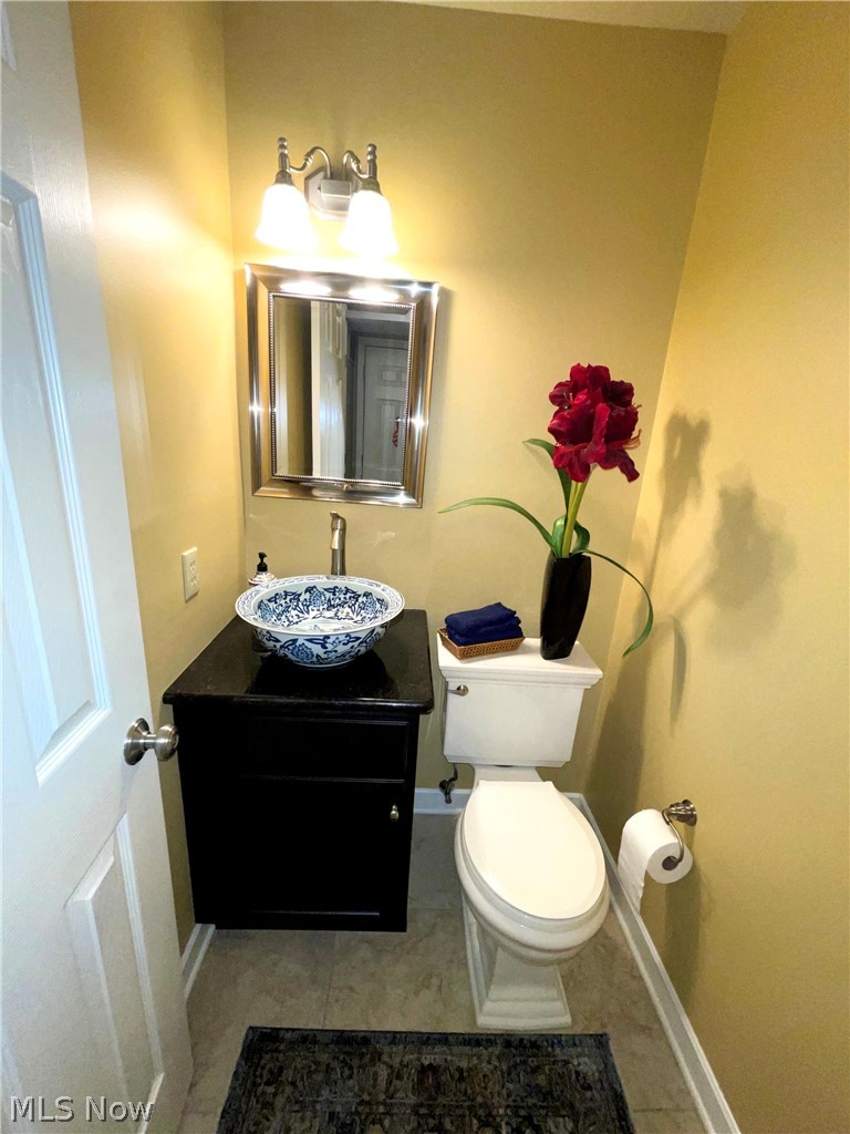 1153 Red Tail Hawk Court Youngstown OH 44512
